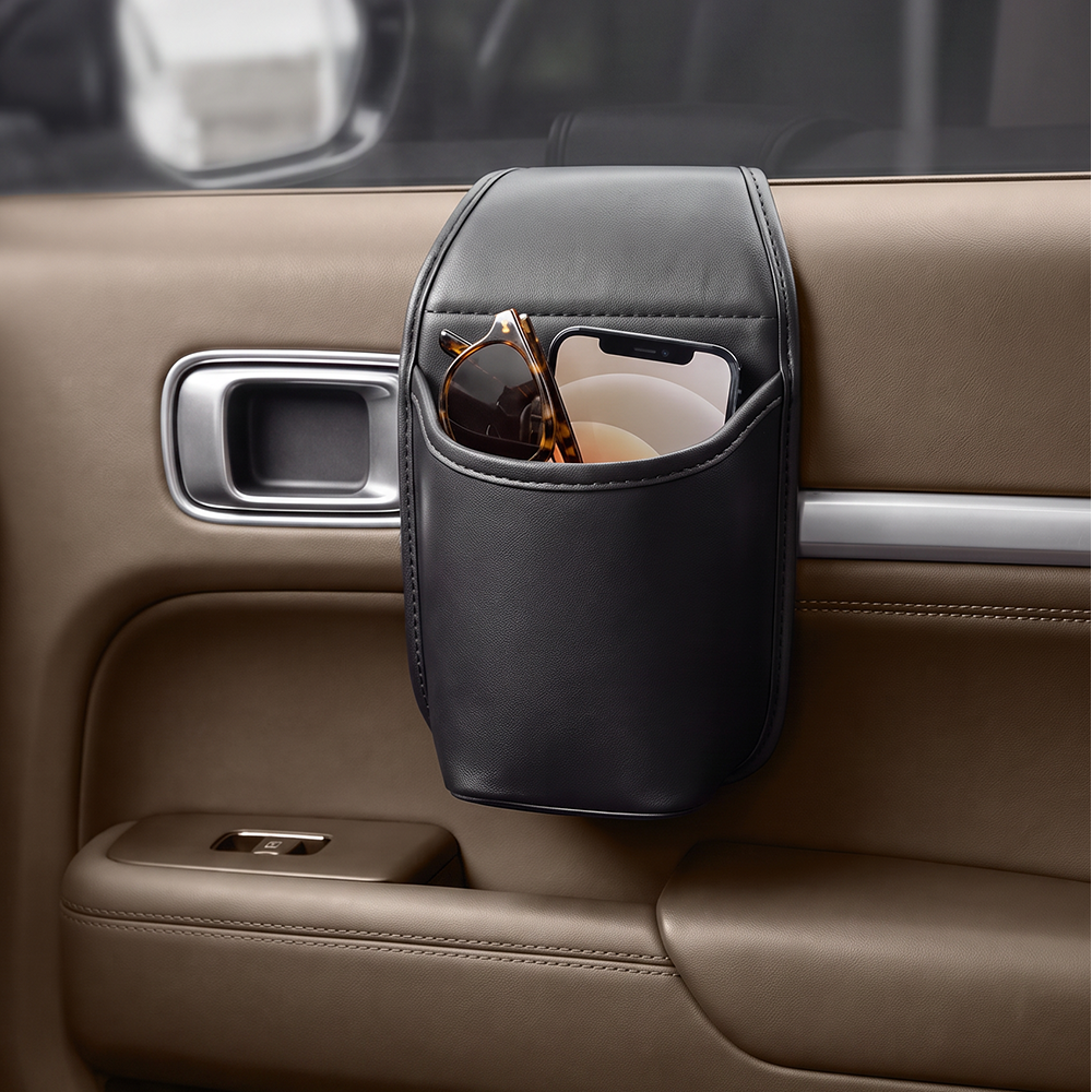 🥳2026 HOT SALE🥳🚗🧺 50% OFF! Leather Car Door Cup Holder – Wide‑mouth opening, easy reach for drinks & phone. Clip‑on secure fit. PU leather, tough & stylish. 🛡️✨