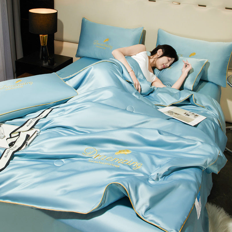 ⏰Last Day Sale 65% OFF🥰 ✨Summer Simple Ice Silk Quilt❄️ Ultra Cool Anti-Sweat Thin Quilt, Machine Washable Bedding