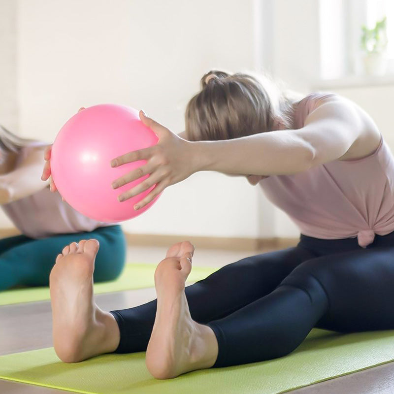 🤸‍♀️ 50% OFF! ⚽ 9-Inch Pilates Ball – Anti-Burst, Pump Included & Ideal for Fitness 📦💪